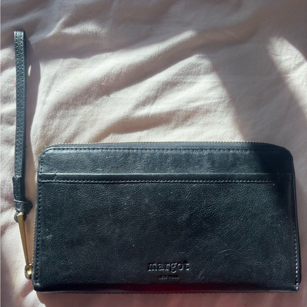 Margot New York Gabby Large
Leather Zip Around Wallet Wristlet